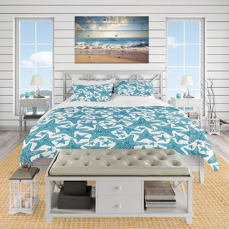 Designart 'Pattern of Blue Starfish' Coastal Bedding Set
