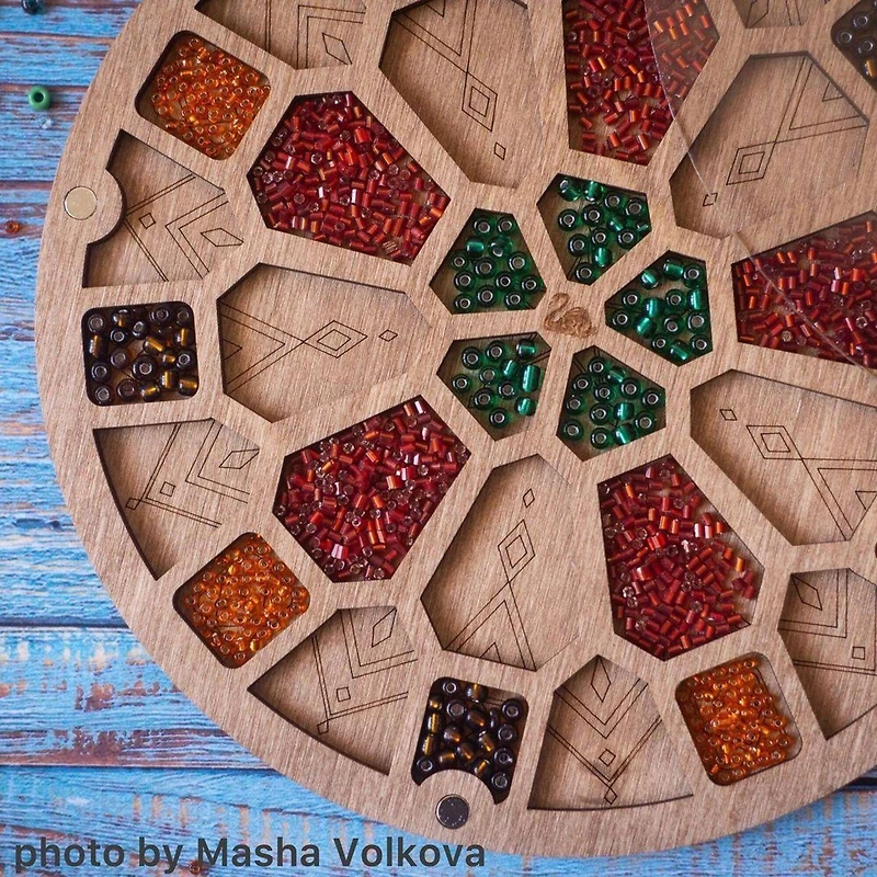 Wonderland Crafts 7.5" Geometric Bead Organizer with Transparent Cover