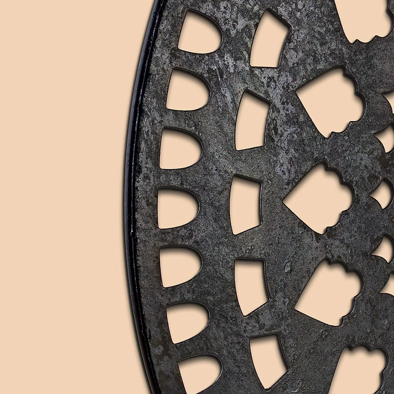 19" Silver Rustic Metal Medallion Sculpture