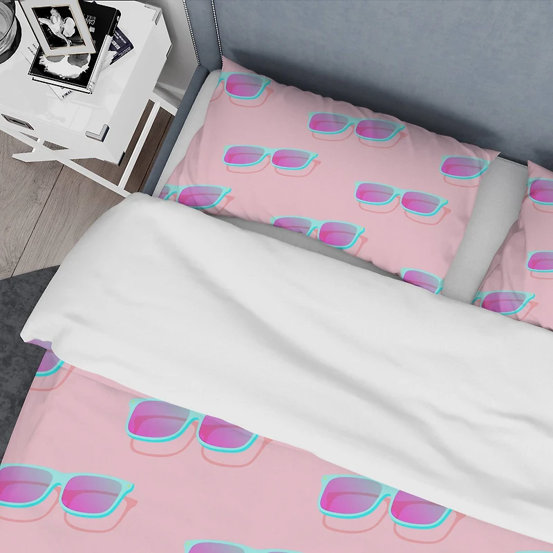 Designart 'Pink Abstract Retro Pattern I' Mid-Century Duvet Cover Set