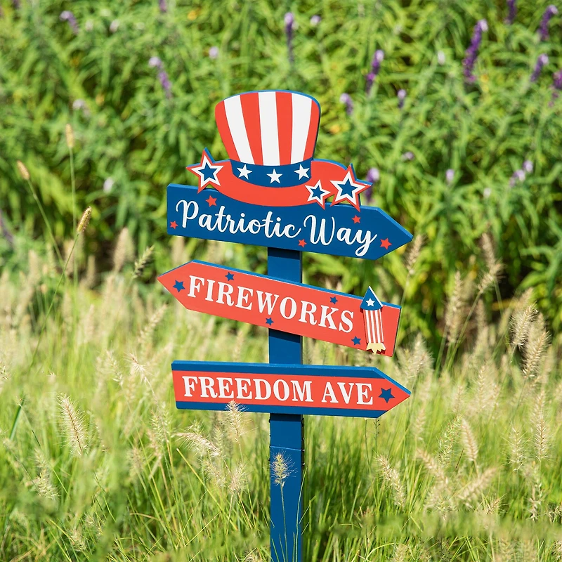 Glitzhome® 36" Directional Patriotic Top Hat Stake