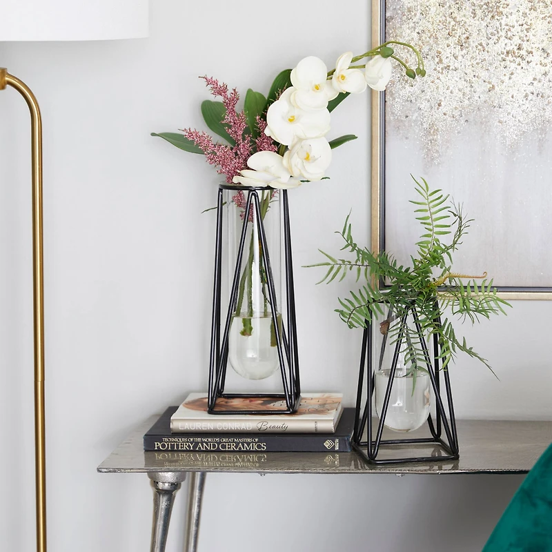 CosmoLiving by Cosmopolitan Set of 2 Black Iron Modern Vase, 13" x 5" x 5"