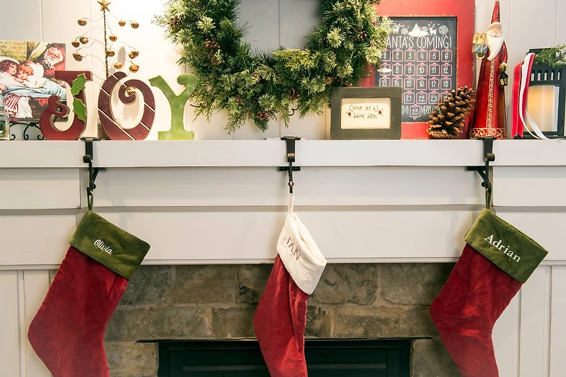 Mantel Garland & Christmas Stocking Holder