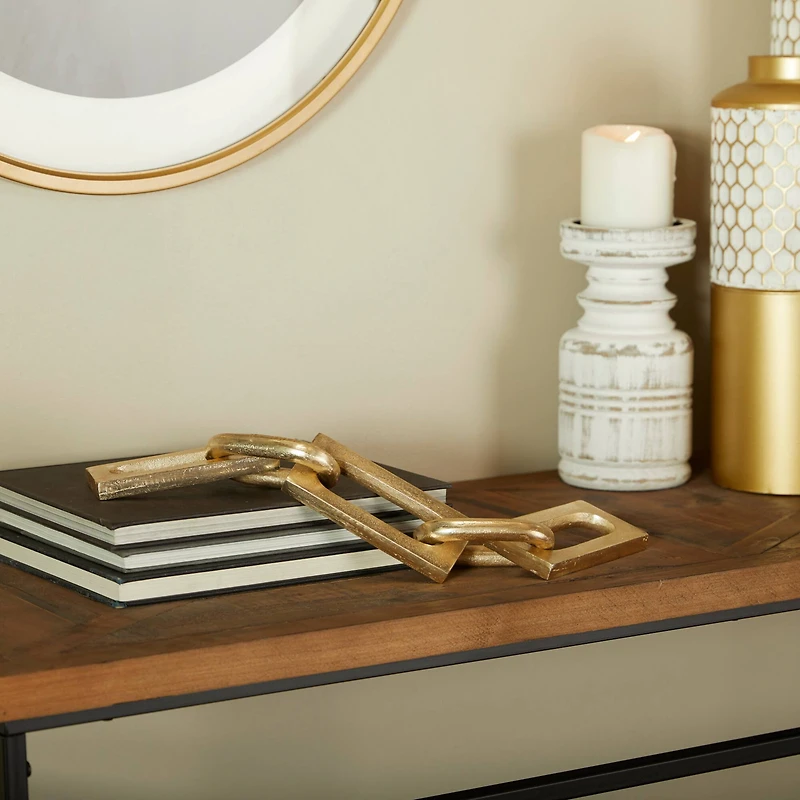 CosmoLiving by Cosmopolitan 18.5" Silver Aluminum Chain Sculpture