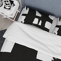Designart 'Black & White Crossing Paths II' Geometric Bedding Set