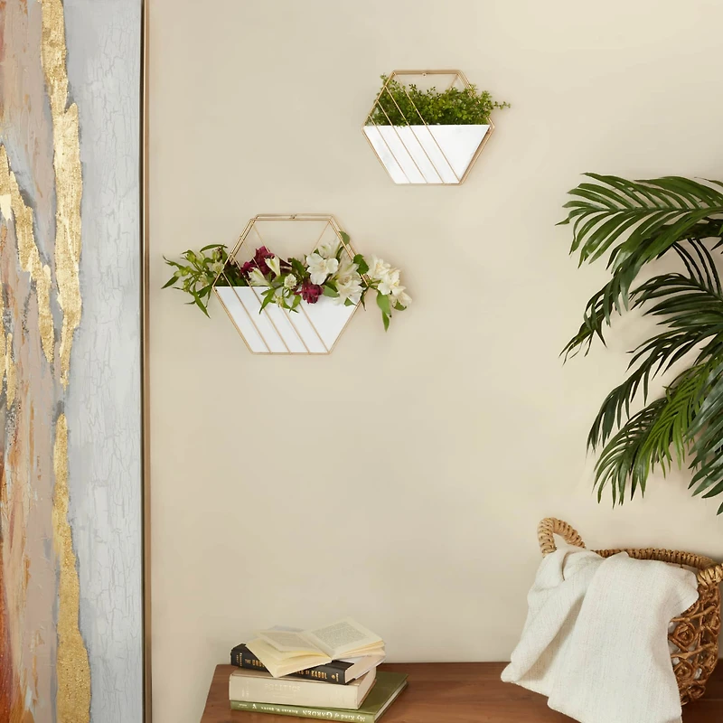 CosmoLiving by Cosmopolitan Set of 2 White Iron Contemporary Planter, 10" x 12" x 5"