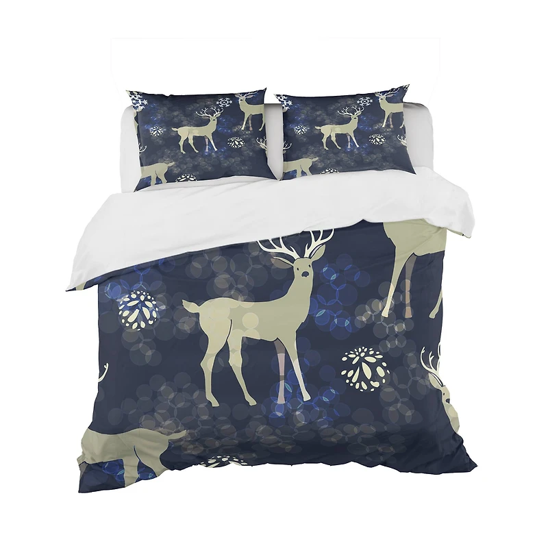 Designart 'Raindeer With Christmas Snowflakes' Animals Bedding Set