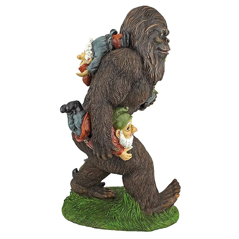 Design Toscano 16" Schlepping the Garden Gnomes Bigfoot Statue