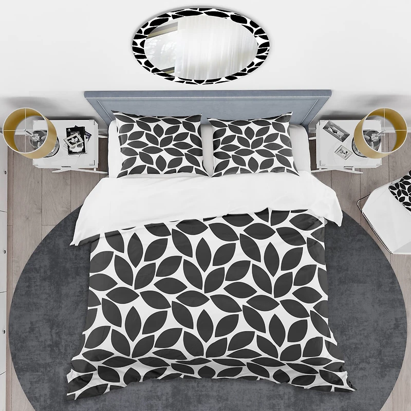 Designart 'Monochrome Geometric Pattern XII' Mid-Century Duvet Cover Set