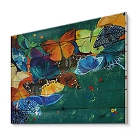 Designart - Colour Butterflies On A Gree