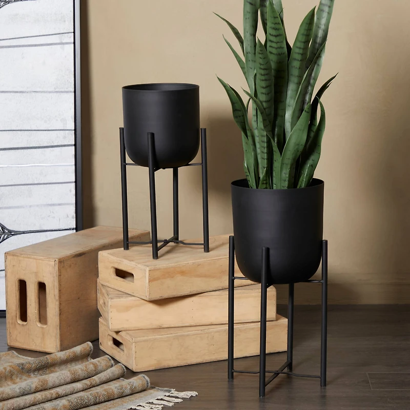 CosmoLiving by Cosmopolitan Black Metal Planter with Removable Stand Set, 22" & 20"