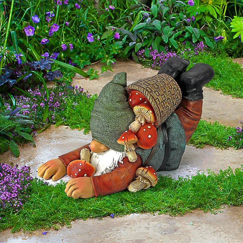 Design Toscano 8" Tall Clumsy Karl the Mushroom Hunter Gnome Statue