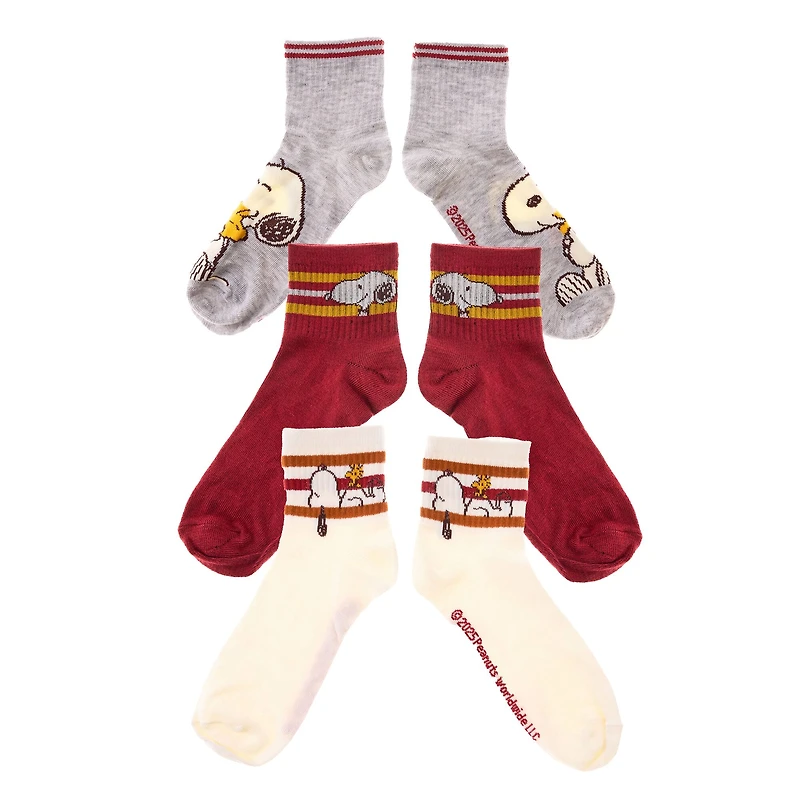 Peanuts® Snoopy 3 Pair Adult Hug Quarter Crew Sock Set