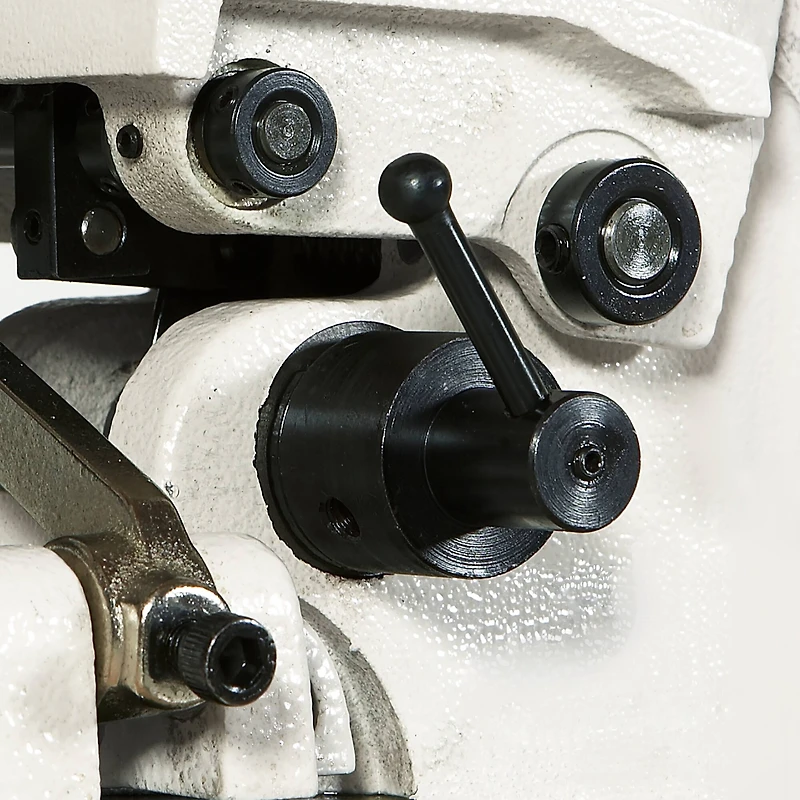 Maestro 600SB Portable Blindstitch Sewing Machine for Hemming