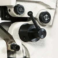 Maestro 600SB Portable Blindstitch Sewing Machine for Hemming