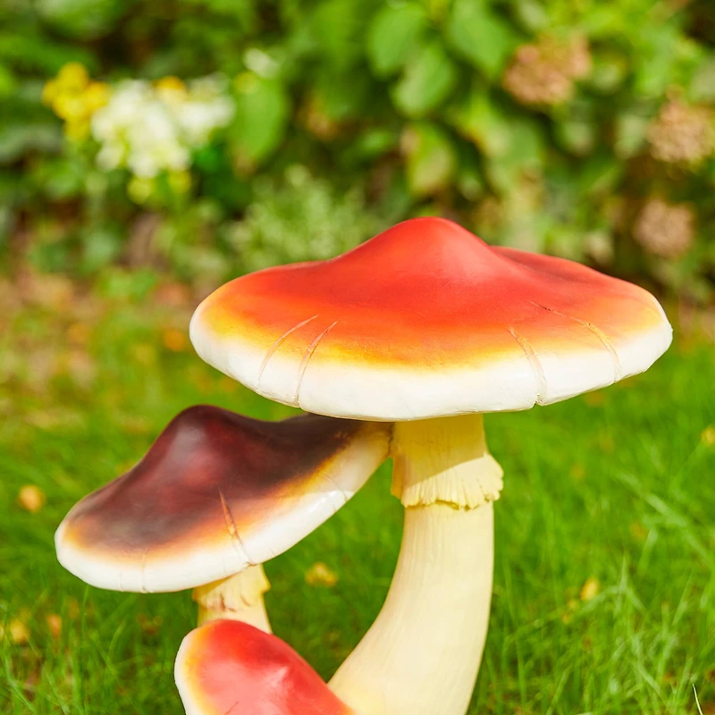 Glitzhome® 15.75" Solar Powered Vibrant Mushroom Garden Statue