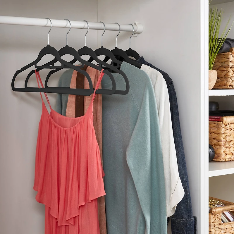 Isaac Mizrahi 17.75" Pack of Velvet Hangers