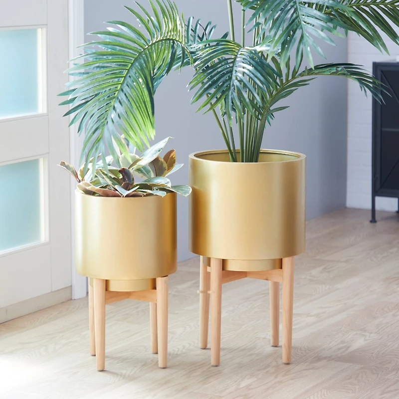 CosmoLiving by Cosmopolitan Gold Metal Planter Set