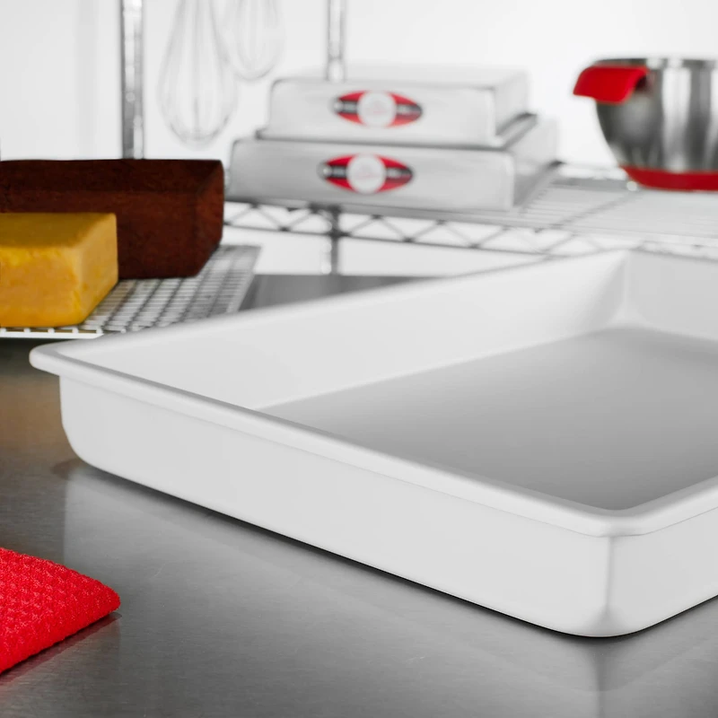 Fat Daddio's® ProSeries 12" x 18" Sheet Cake Pan