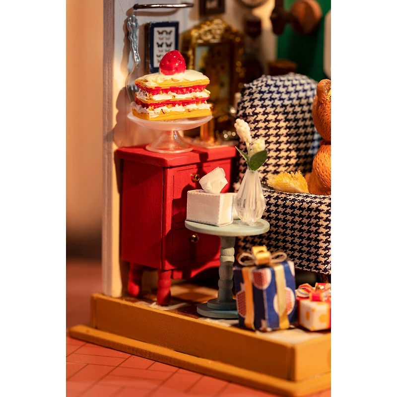 Rolife® Holiday Living Room DIY Miniature Kit