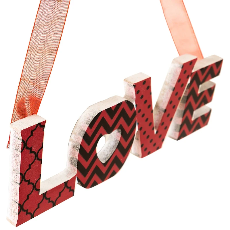 Wooden LOVE & XOXO Valentine's Day Wall Décor Set