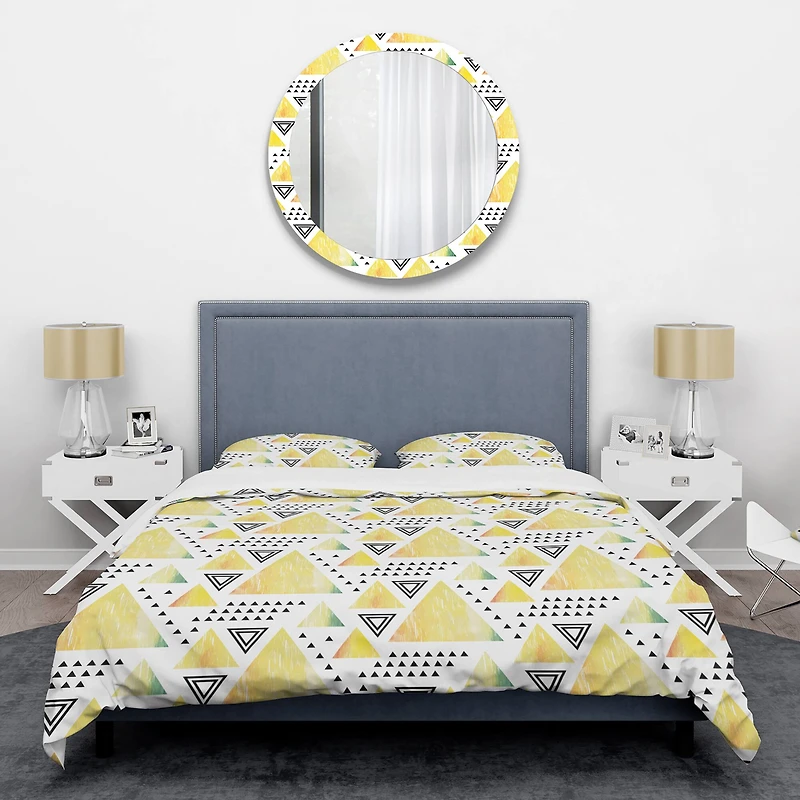Designart 'Triangular Retro Design IV' Mid-Century Duvet Cover Set