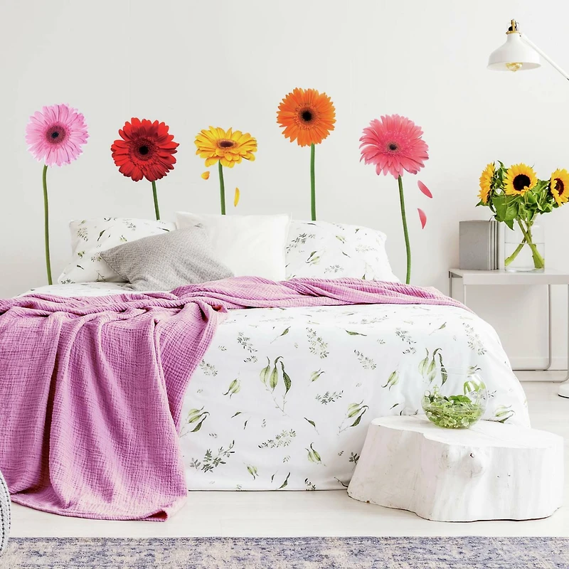RoomMates Gerber Daisies Peel & Stick Wall Decals