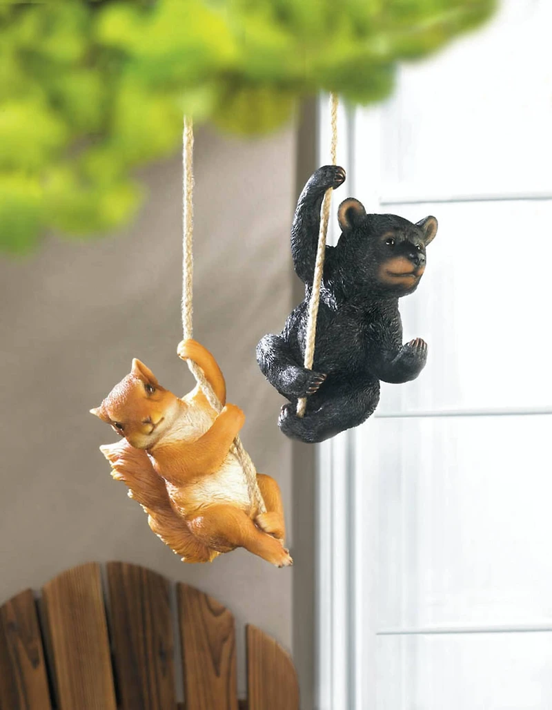 7" Hanging Squirrel Décor