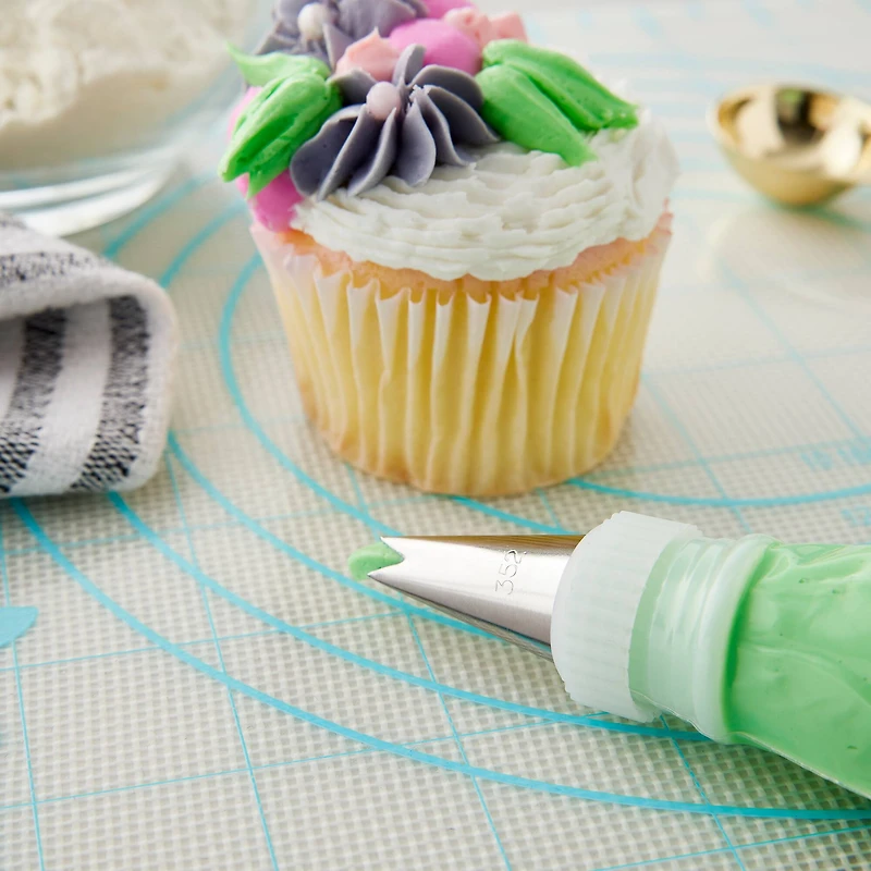 12 Pack: No.352 Leaf Decorating Tip by Celebrate It™