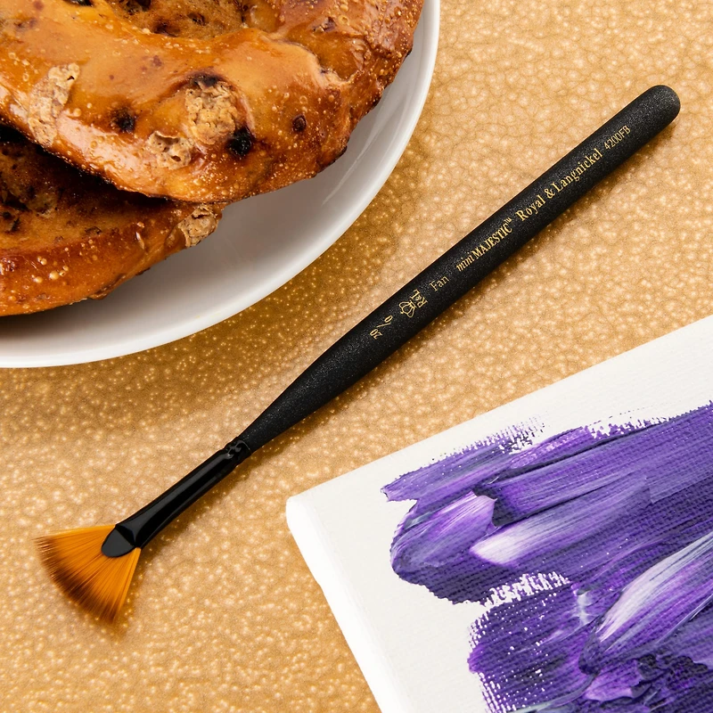 Royal & Langnickel® Mini Majestic™ Short Handle Fan Brush, Size 20/0