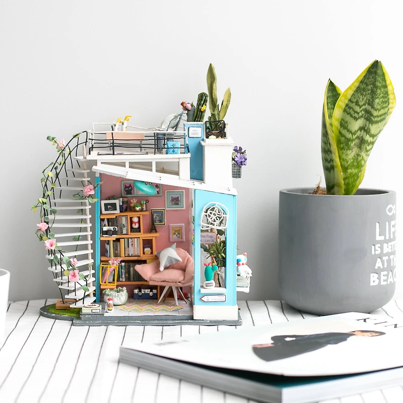 Rolife® Dora's Loft DIY Miniature House Kit