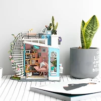 Rolife® Dora's Loft DIY Miniature House Kit