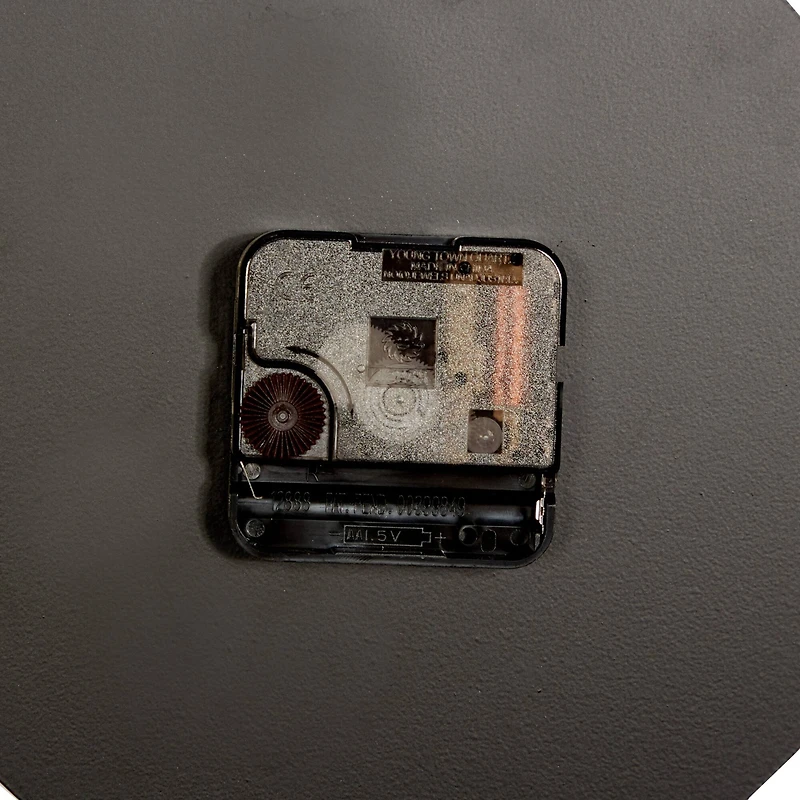 28" Black Metal Contemporary Wall Clock