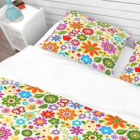 Designart 'Retro Flower Pattern' Bohemian & Eclectic Bedding Set