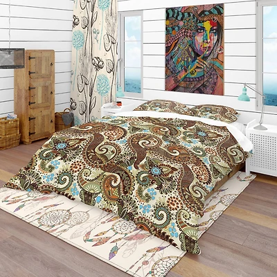Designart 'Paisley Pattern with Fantasy Background' Vintage Bedding Set