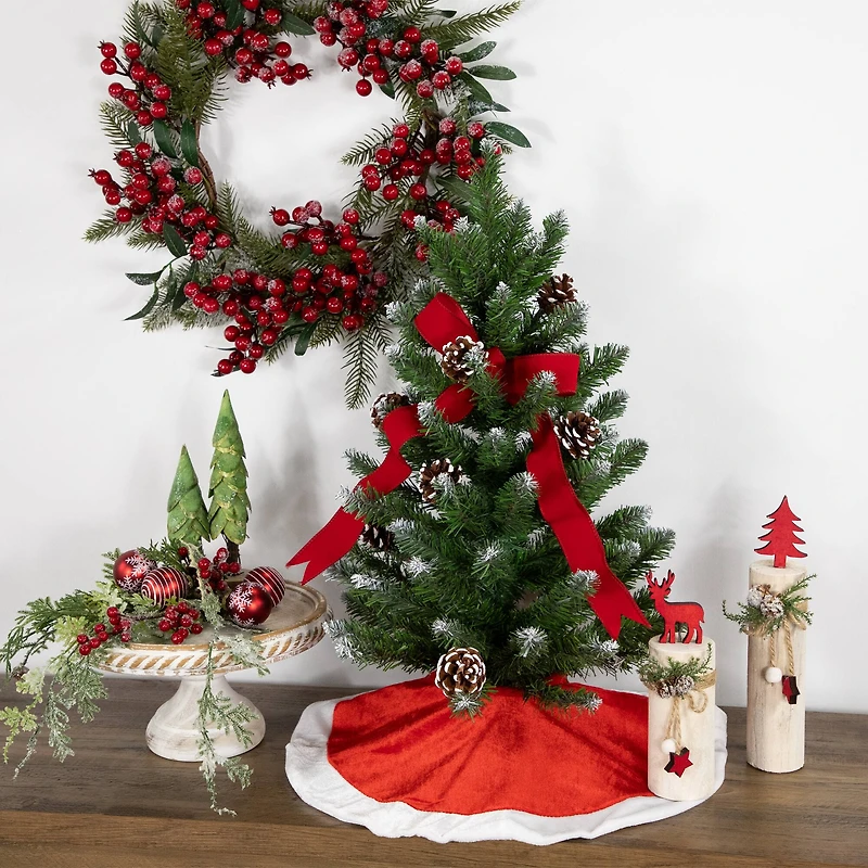 18" Red & White Velveteen Mini Tree Skirt
