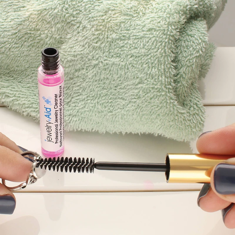 The Beadsmith® Jewelry Aid™ Travel-Size Professional Jewelry Cleaner