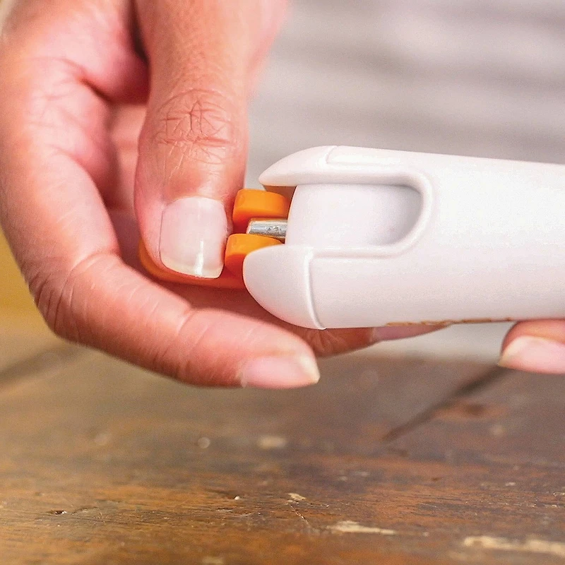 Fiskars® Heavy-Duty Easy Change Detail Knife