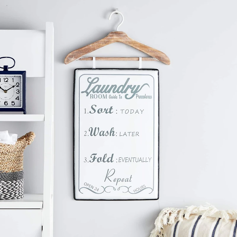 White Iron Farmhouse Wall Décor