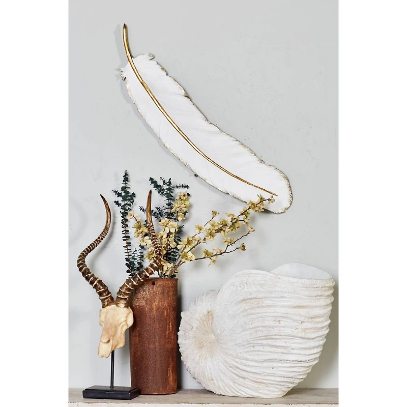 CosmoLiving by Cosmopolitan White Polystone Feather Wall Décor