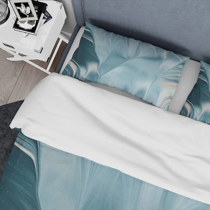 Designart 'Blue Modern Water I' Geometric Bedding Set