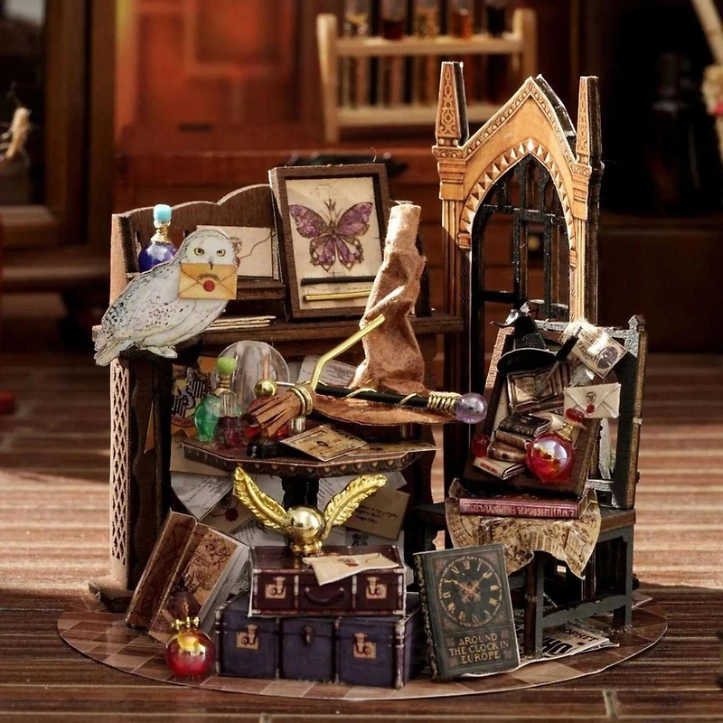 Wizardi Time Magic Miniature Dollhouse Roombox Kit