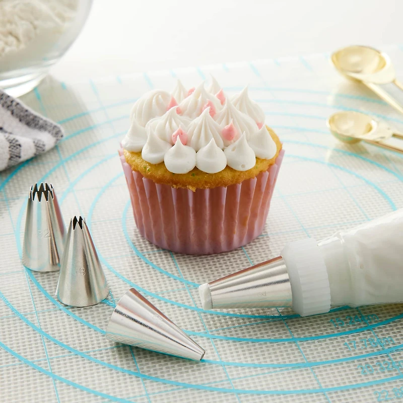 6 Pack: Cake Decorating Set by Celebrate It®