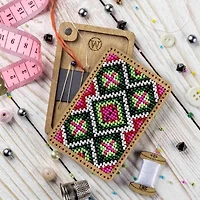 Wonderland Crafts Pink & Green Bead Embroidery Needle Box Kit