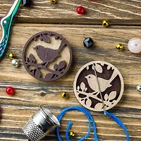 Wonderland Crafts Bird Double-Sided Magnetic Needle Holder