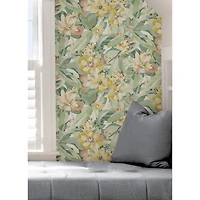 Caroline et Bettina Yellow Belles Fleurs Peel & Stick Wallpaper