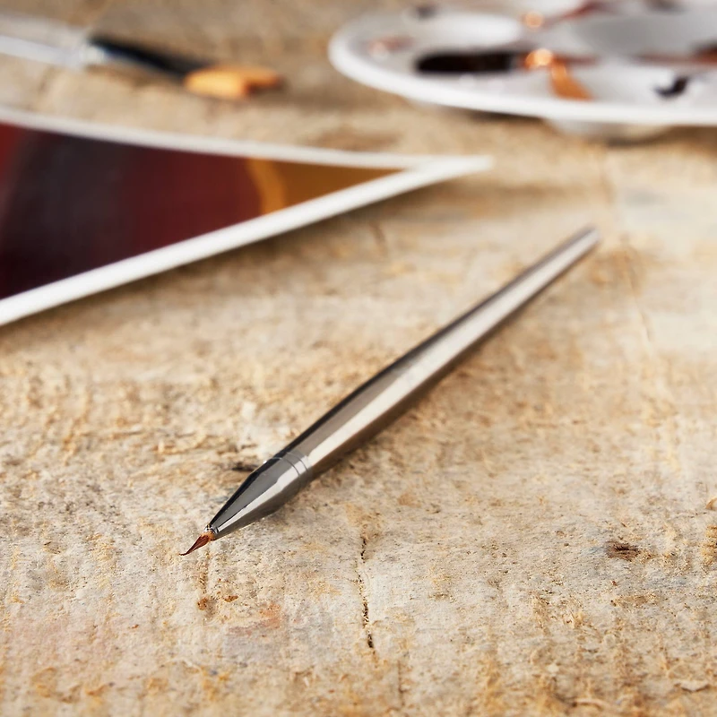 Zen™ Series 73 Short Handle Liner Brush