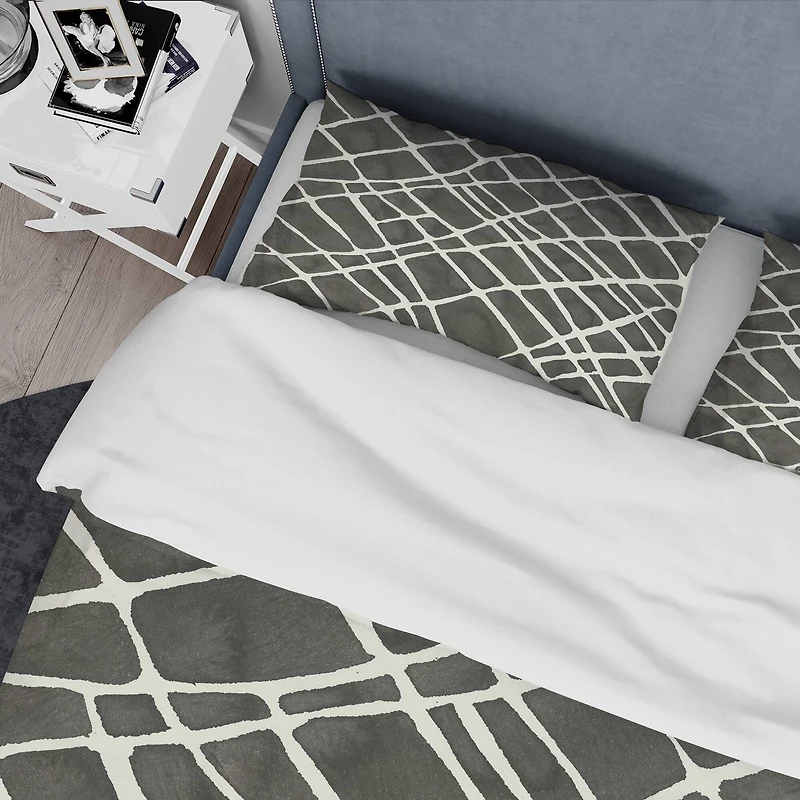 Designart 'Minimalist Graphics V' Geometric Bedding Set