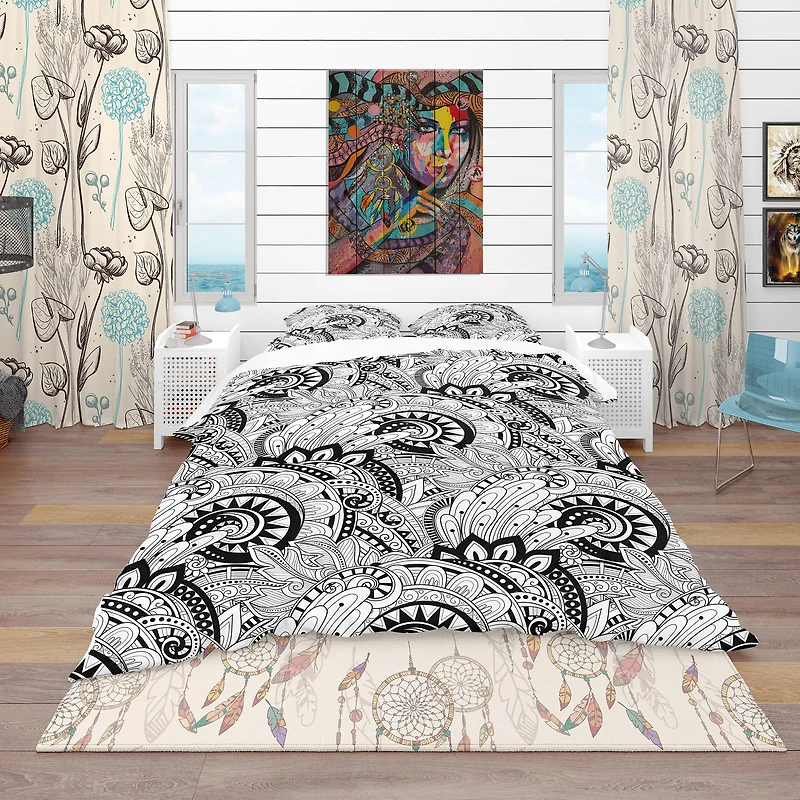 Designart 'Monochrome Abstract Floral Pattern' Bohemian & Eclectic Bedding Set