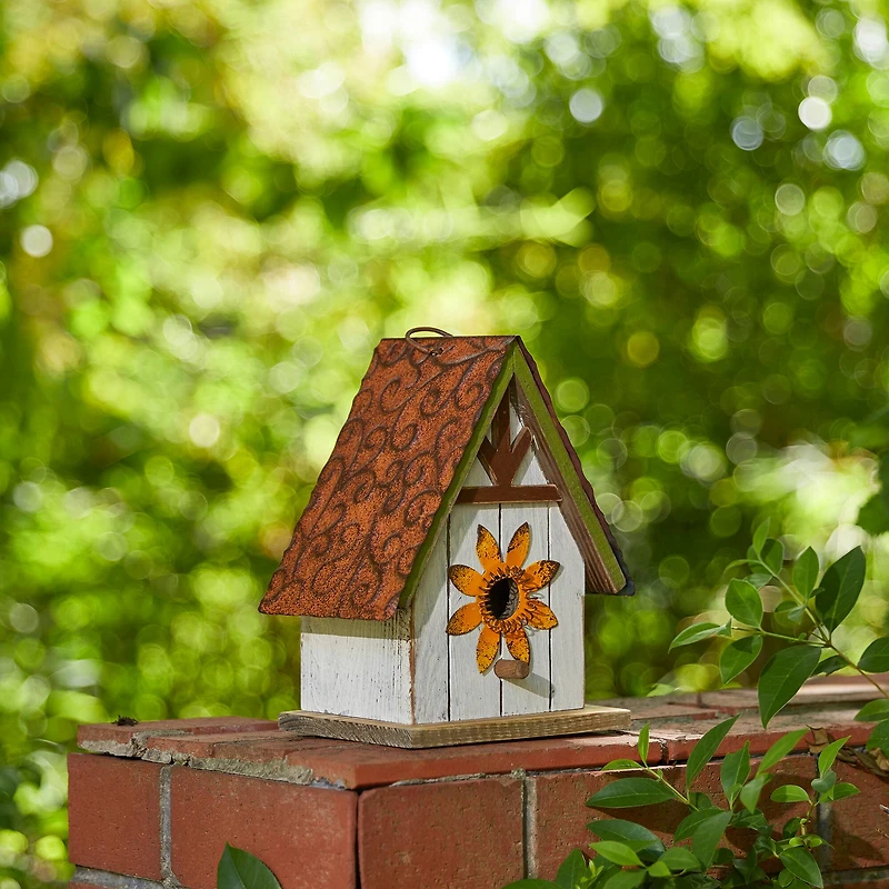 Glitzhome® 8.25" Distressed Metal Roof & Flower Wood Birdhouse
